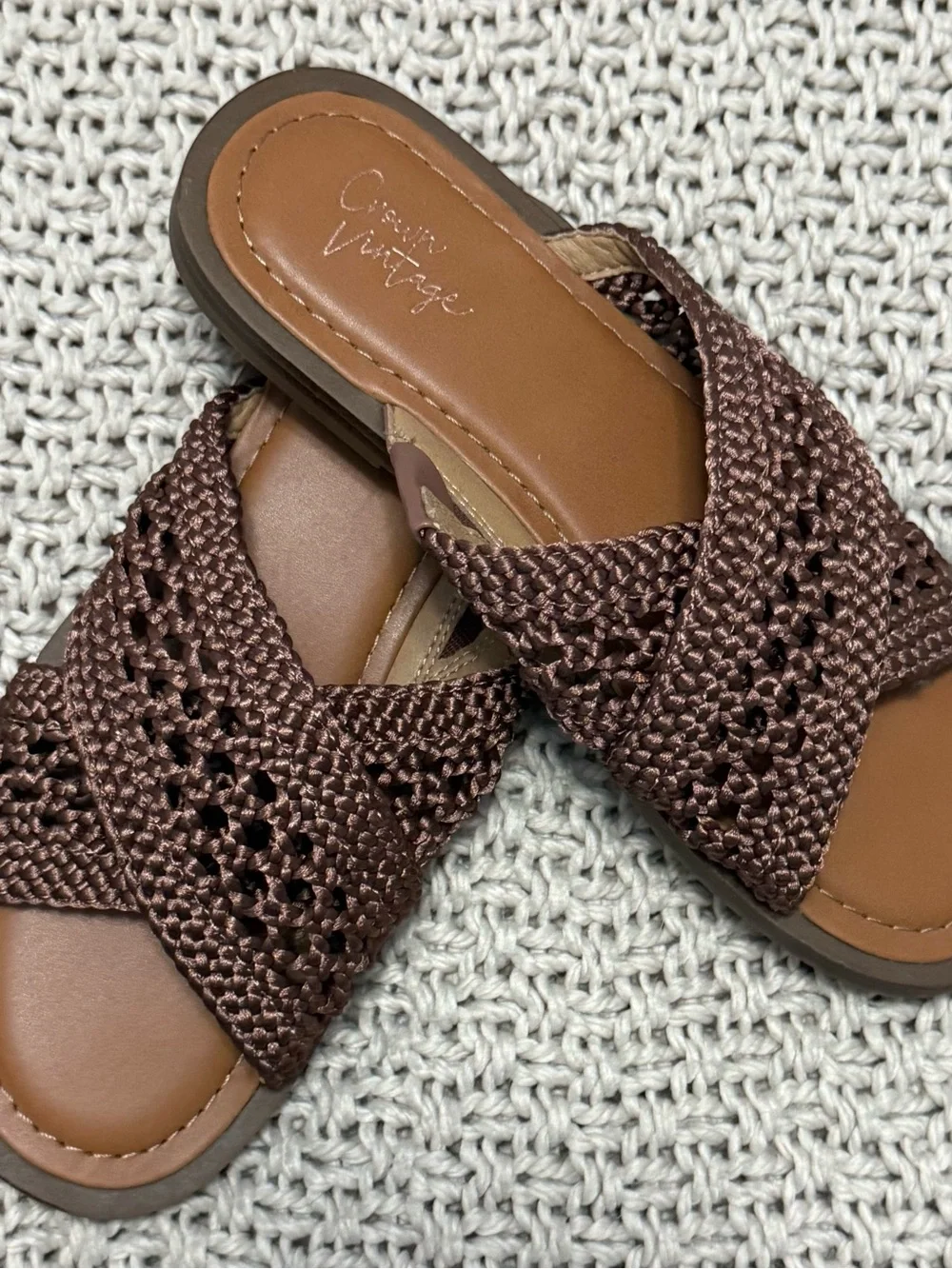 Crown Vintage Braided Brown Slide sandals NWOB- Size 6 - Picture 2 of 4
